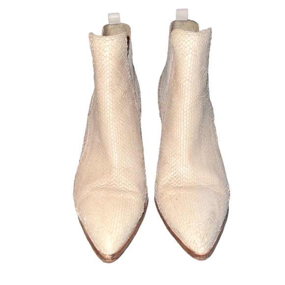 Donald J Pliner Vale Ankle Booties Snake Textured Cream Nude Pointy Toe - Picture 5 of 13